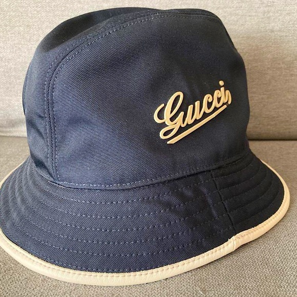 Gucci Other - Authentic Gucci Tom Ford Navy Gucci Script w/ Logo Textile Interior Bucket Hat